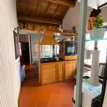 Chic 5 Terre Apartment